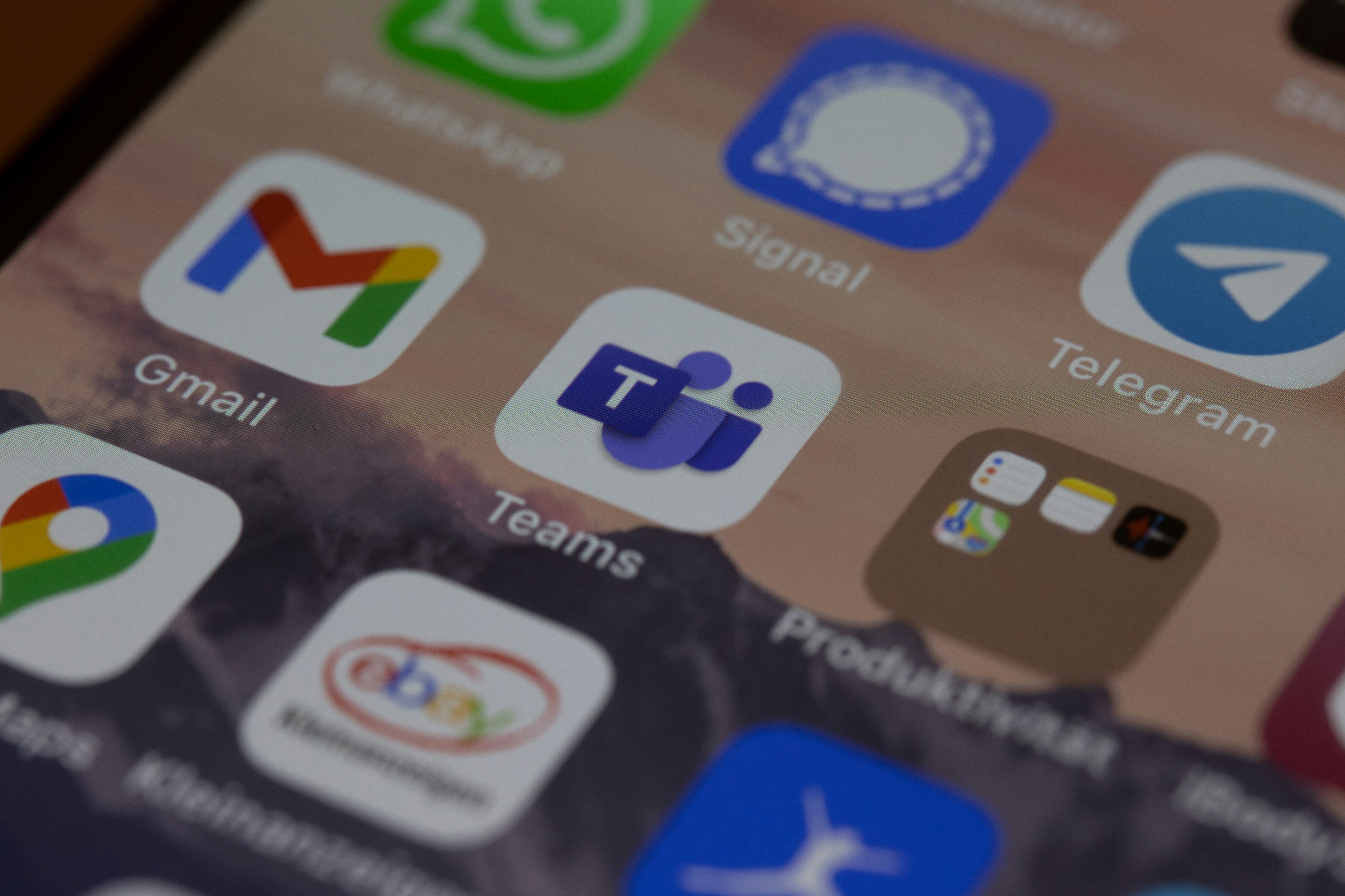 One platform, total connectivity – How Microsoft Teams Phone is replacing traditional telephony